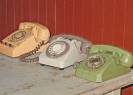 Alte Telefone im Wiedervereinigungspalast in Saigon/Vietnam.